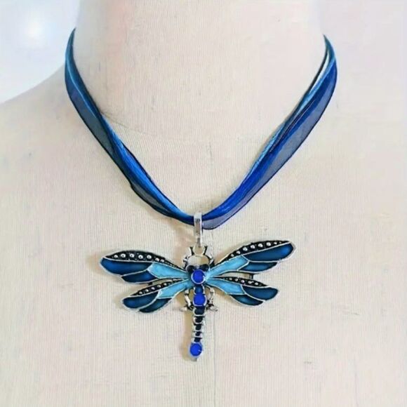 🔅🆕🔅 Boho Rhinestone Alloy Dragonfly Silk Ribbon Pendant Necklace✨ - Picture 7 of 12